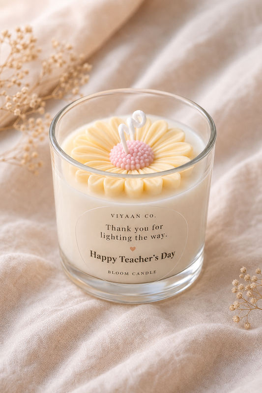 Daisy Bloom Candle